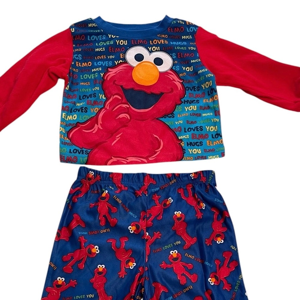 Sesame Street Elmo Loves You Hugs Pajama Set Size 24M Baby Flame Resistant 2011
